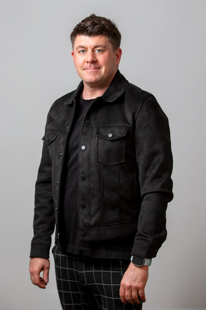 Gary	Hutchinson
